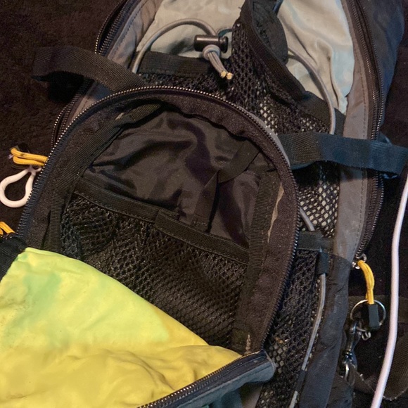 Camelbak Mule Black Hydration Backpack No Bladder M.U.L.E. Hiking Camelback Bak - Picture 2 of 2